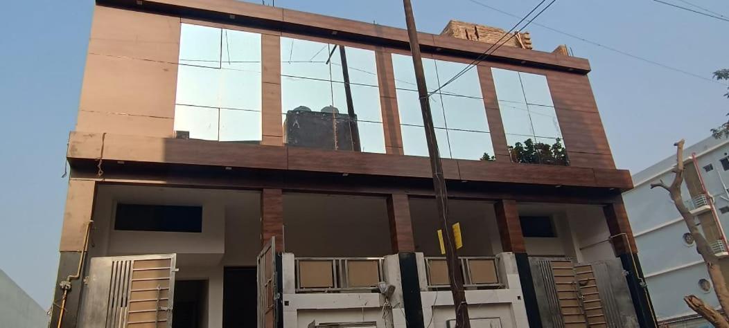 Geeta Dham Hotel Vrindavan Luaran gambar