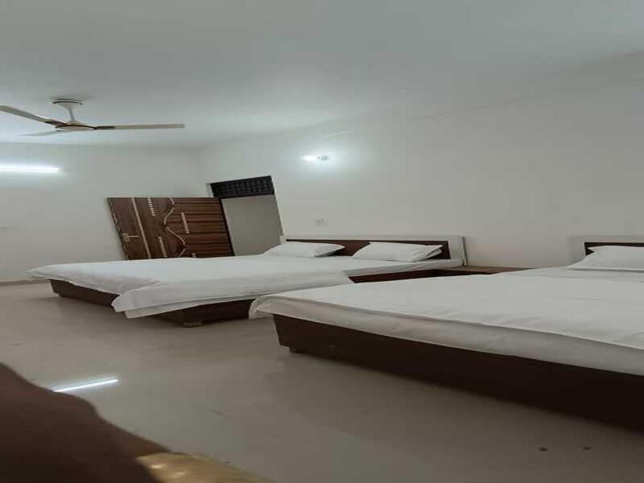 Geeta Dham Hotel Vrindavan Luaran gambar