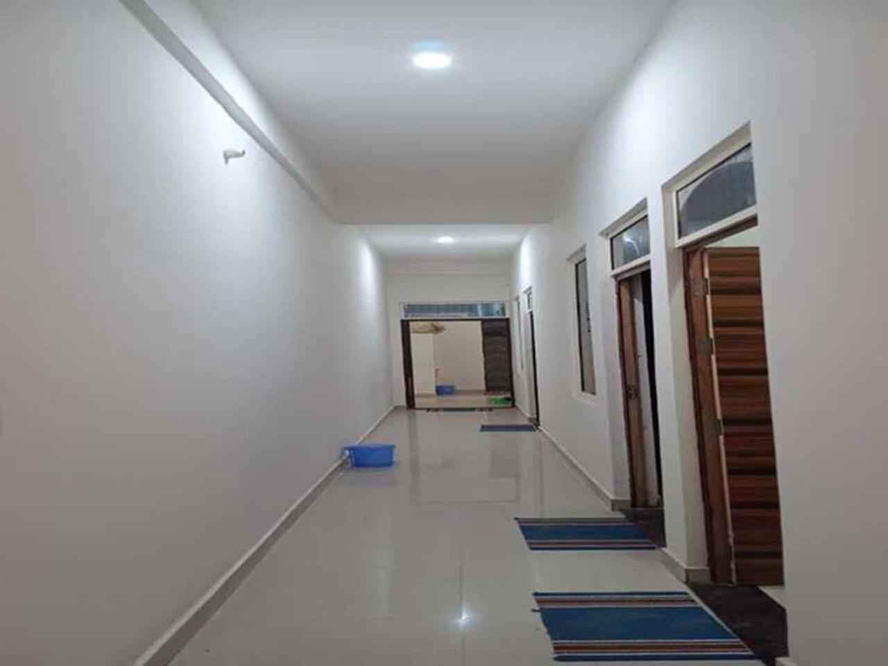 Geeta Dham Hotel Vrindavan Luaran gambar